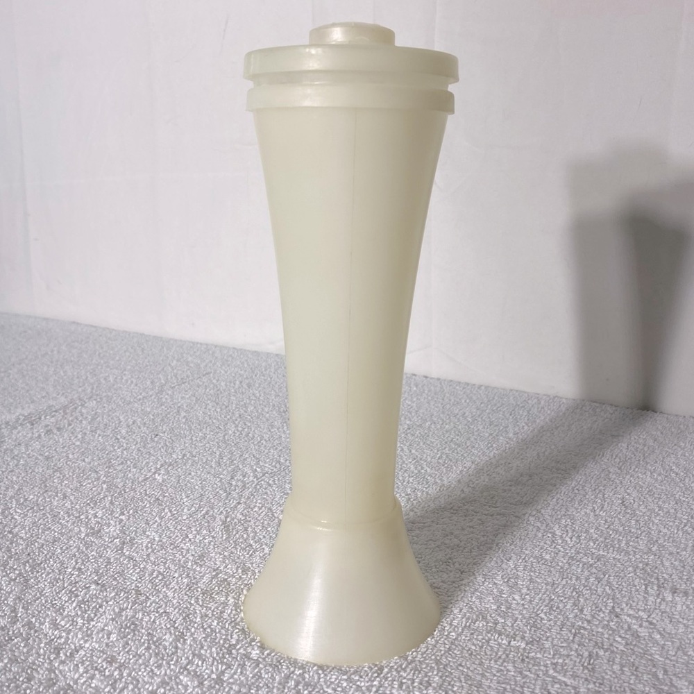 5/$35 Vintage Tupperware Jiffy Sift Sifter